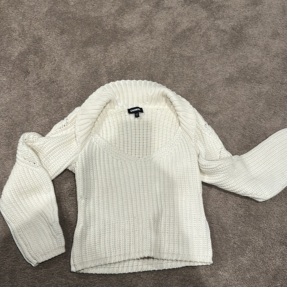 Express cable knot low cut cropped sweater